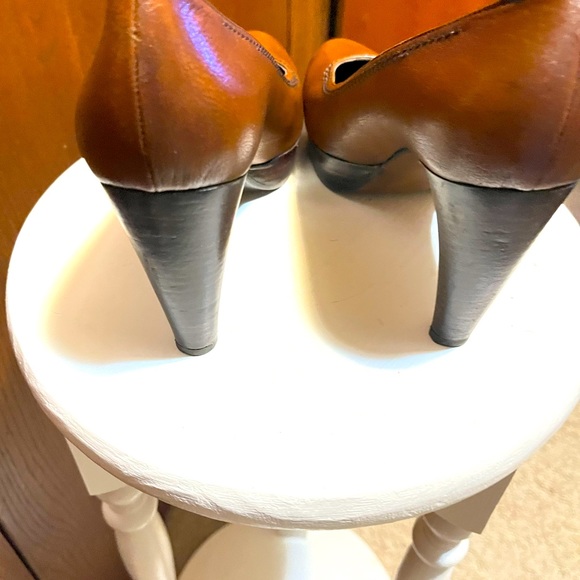 Stuart Weitzman classic womens dress heels - Picture 4 of 4